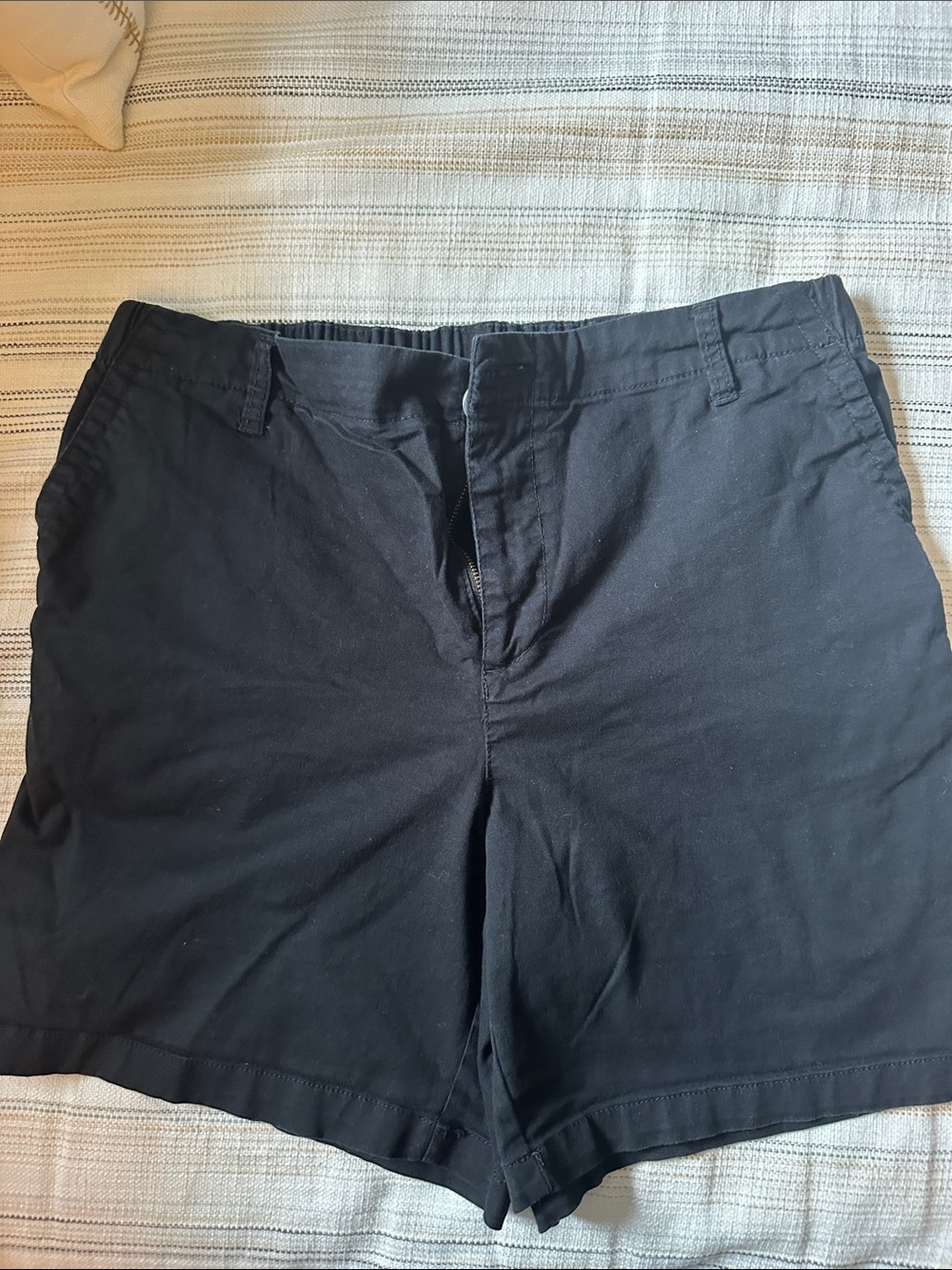 Old Navy..Set of 4 Casual Elastic-Waist Shorts in Black, Navy, Gray, and Khaki - Picture 2 of 14